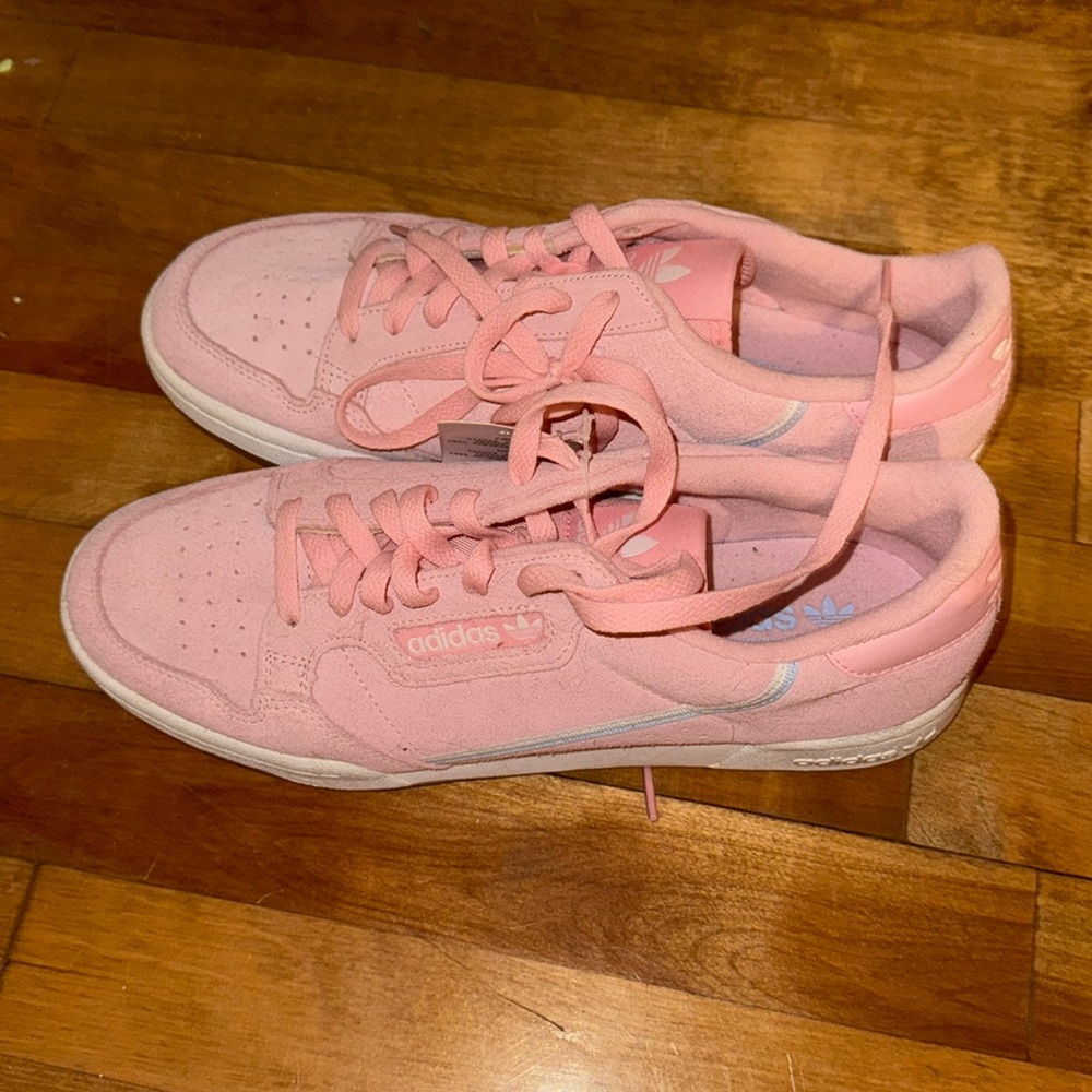 Adidas Sneakers